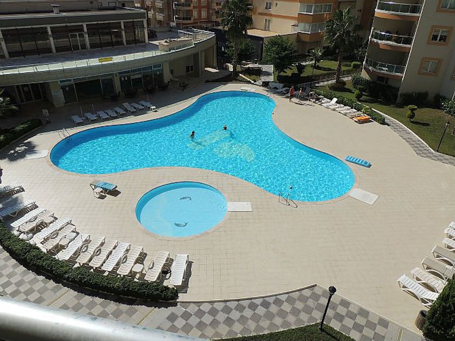 с ремонтом и мебелью