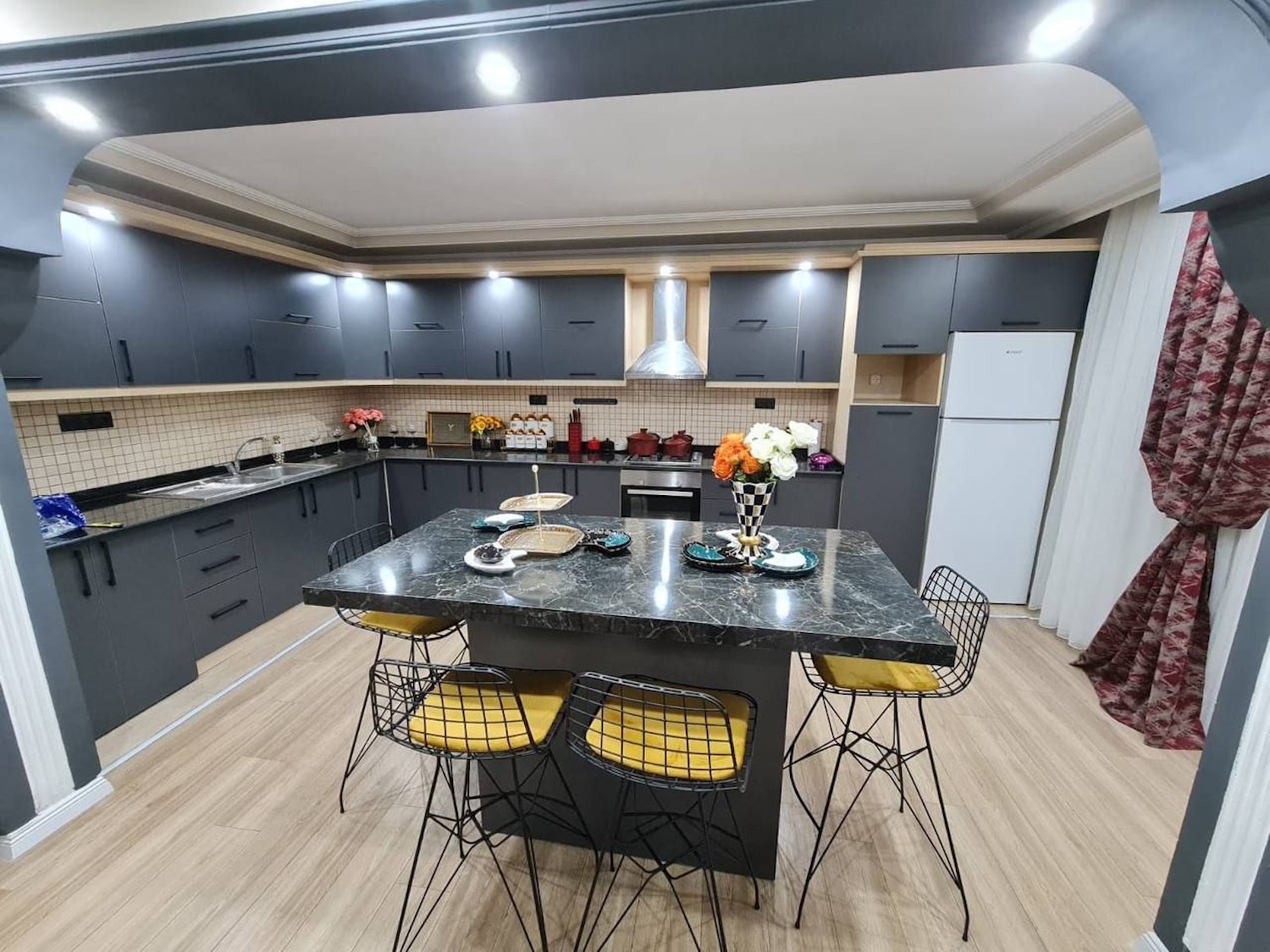 квартира с ремонтом 1+1 в Центре Аланьи