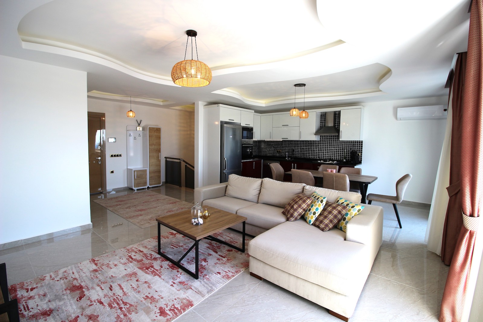 видовой дуплекс с джакузи в районе Махмутлар