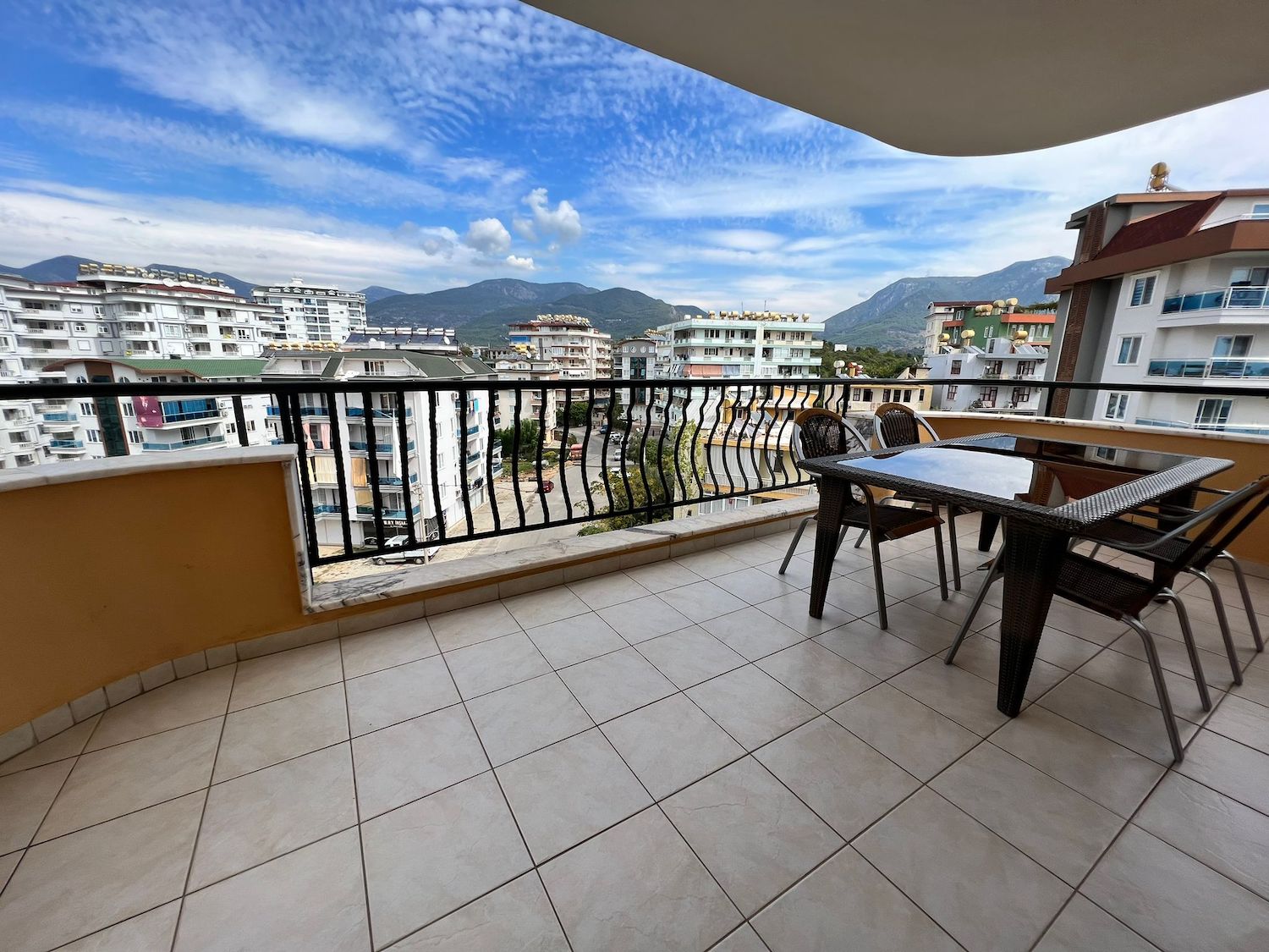 квартира с современным ремонтом купить в Аланье