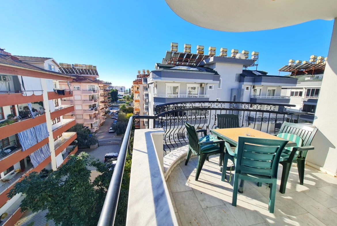 4+1 в комплексе с бассейном в Аланье