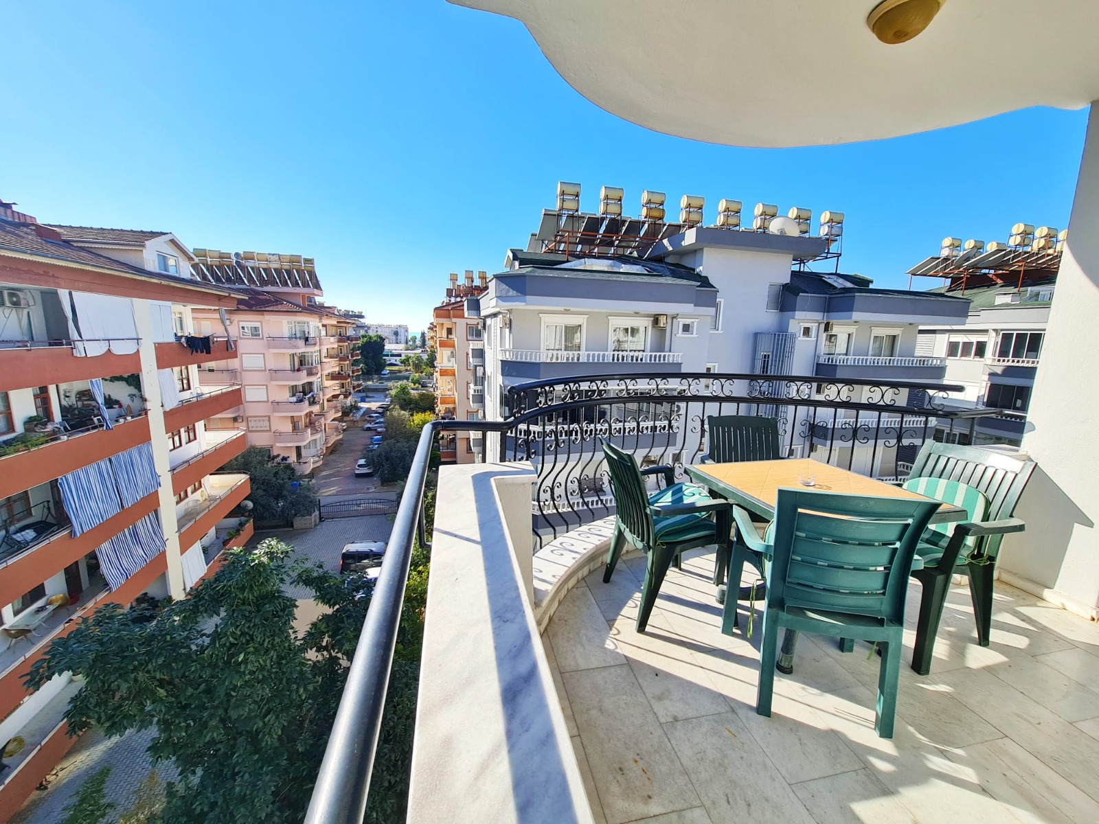 4+1 в комплексе с бассейном в Аланье