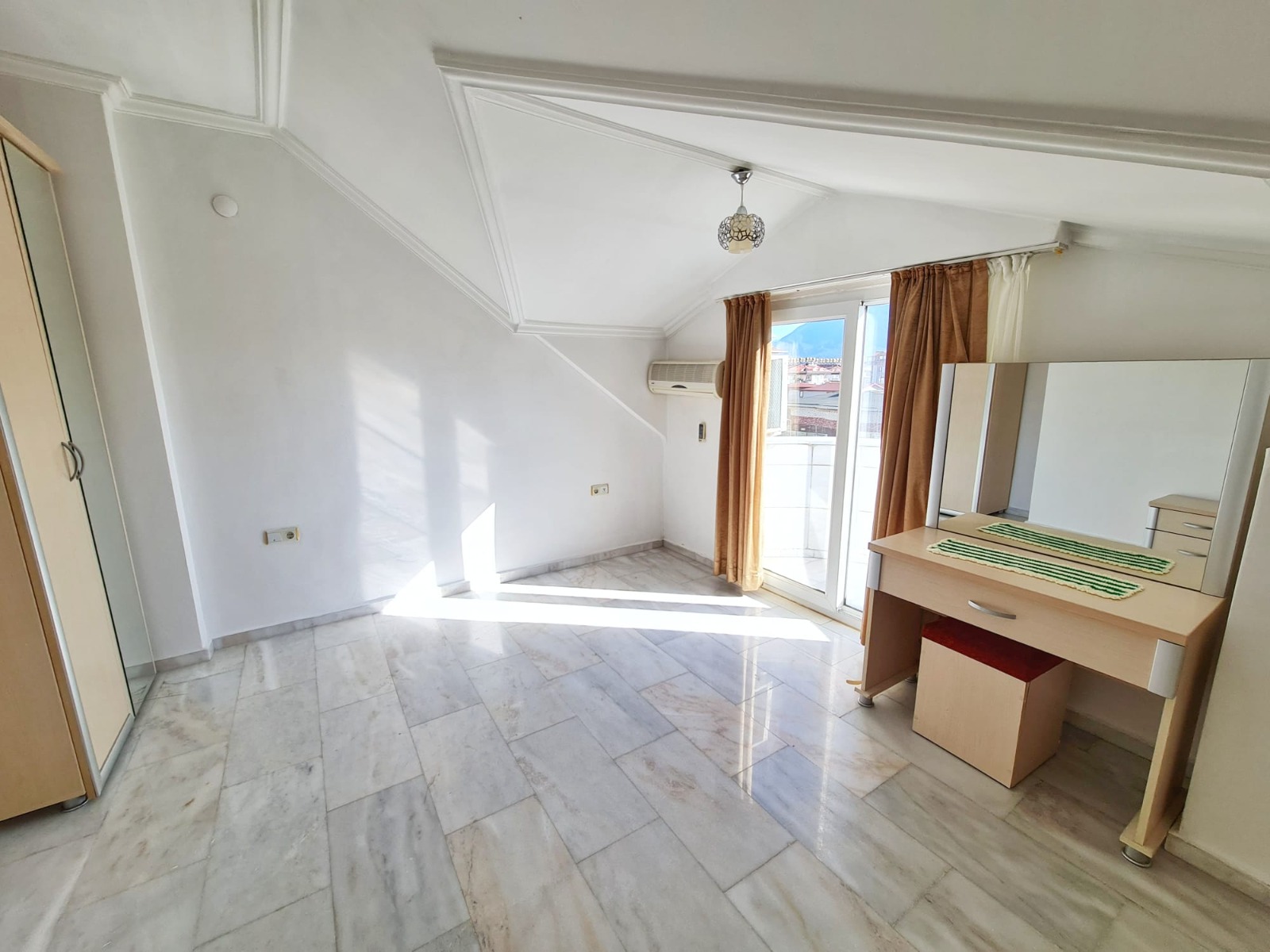 4+1 в комплексе с бассейном в Аланье