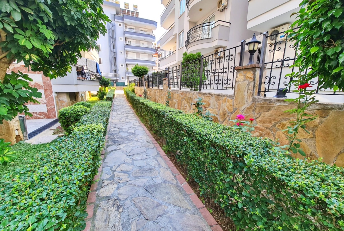 4+1 в комплексе с бассейном в Аланье