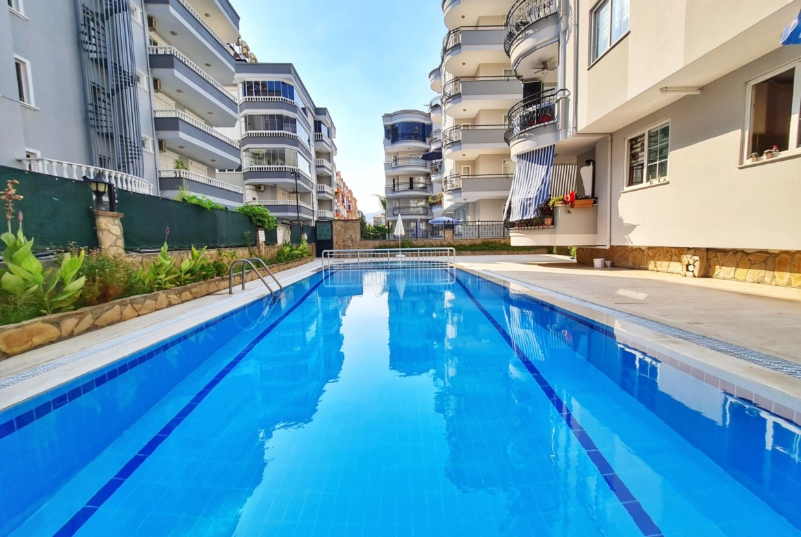 4+1 в комплексе с бассейном в Аланье