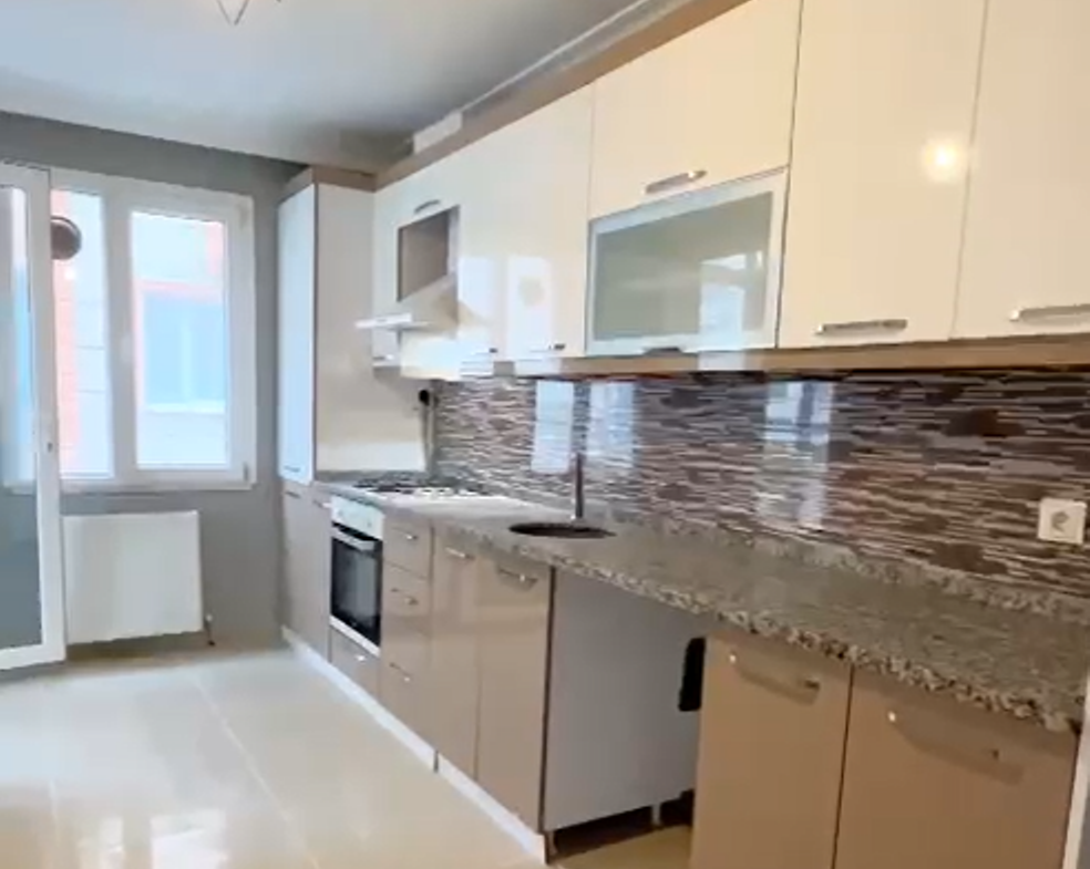 квартира 3+1 в сданном доме в Стамбуле