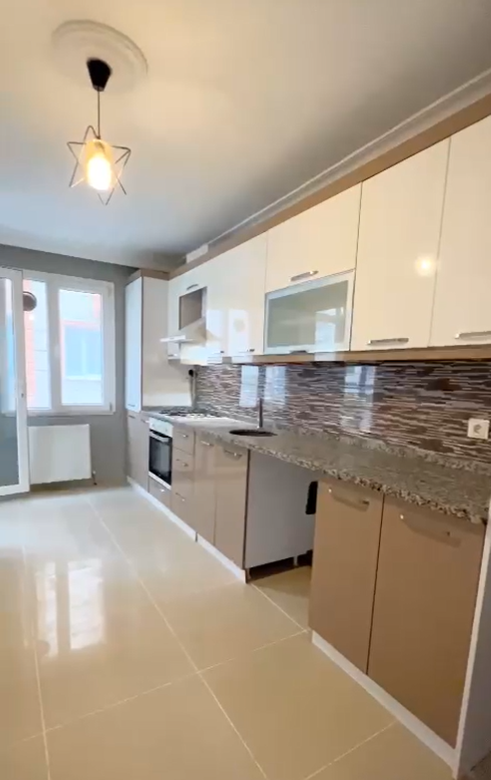 2 квартира 3+1 в сданном доме в Стамбуле