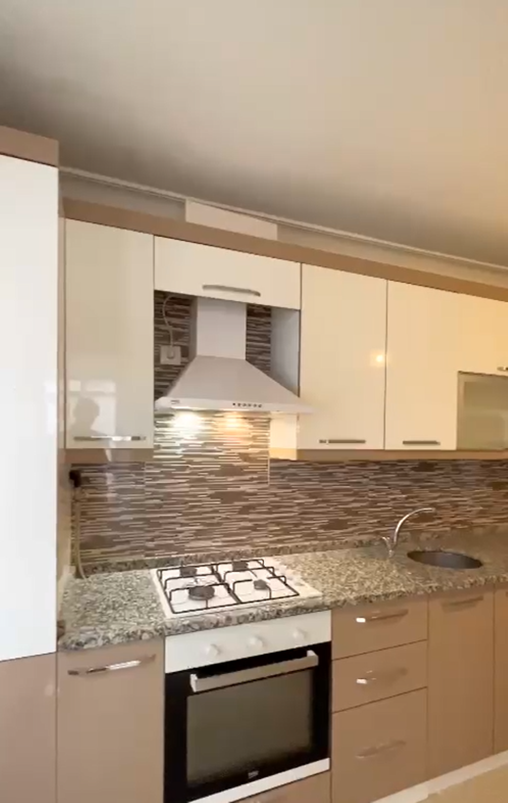 3 квартира 3+1 в сданном доме в Стамбуле