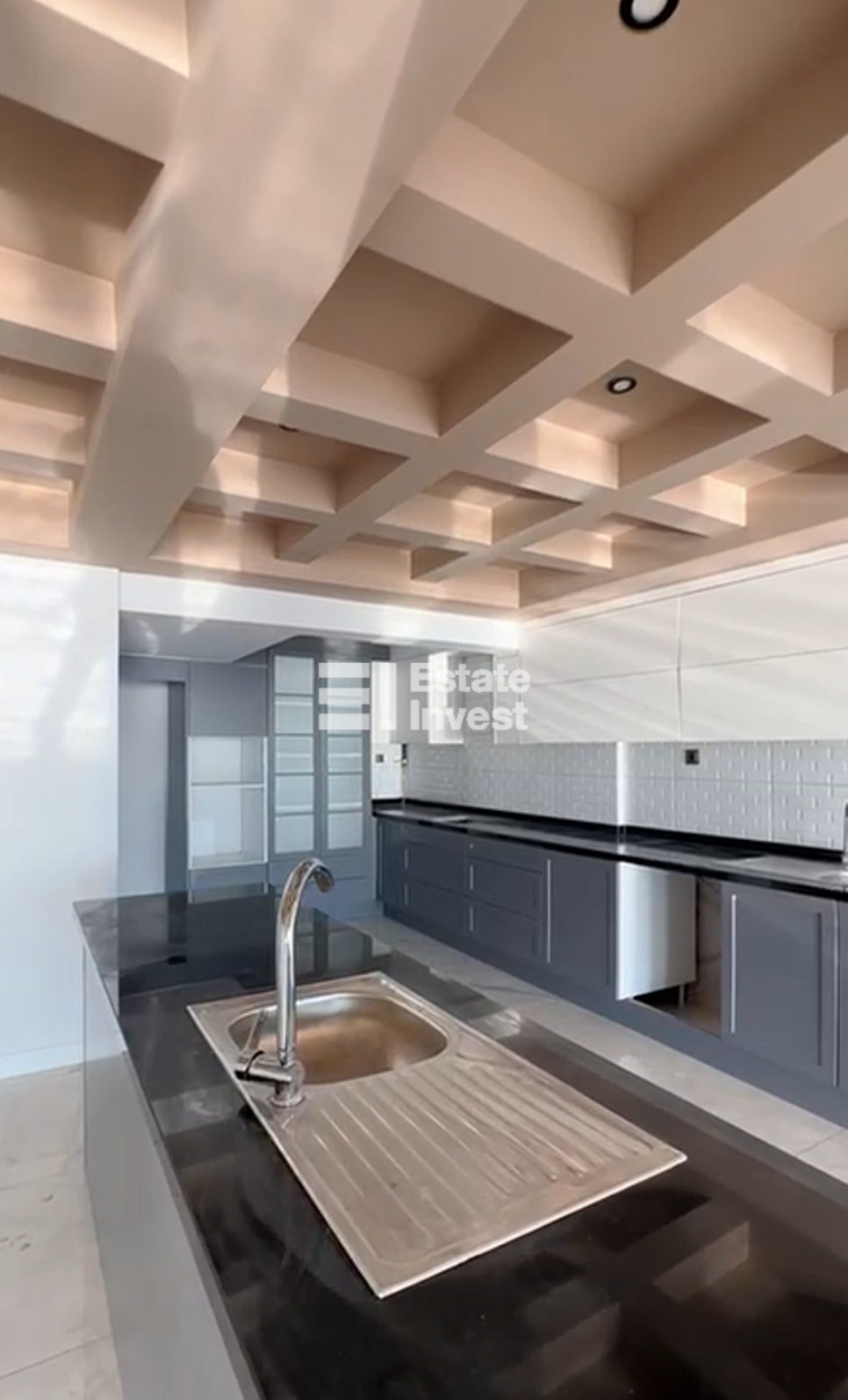 3 Вилла 8+1 в районе Бююкчекмедже