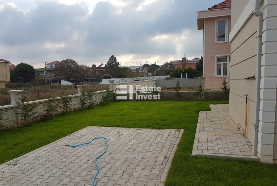 Вилла в Стамбуле в районе Яликой