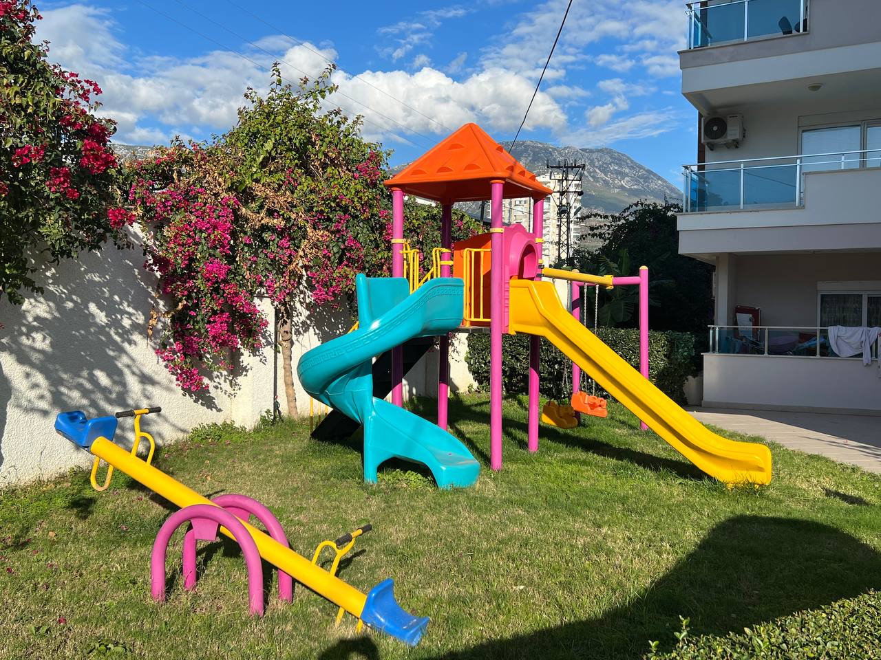 квартира 1+1 с панорамным видом в районе Махмутлар