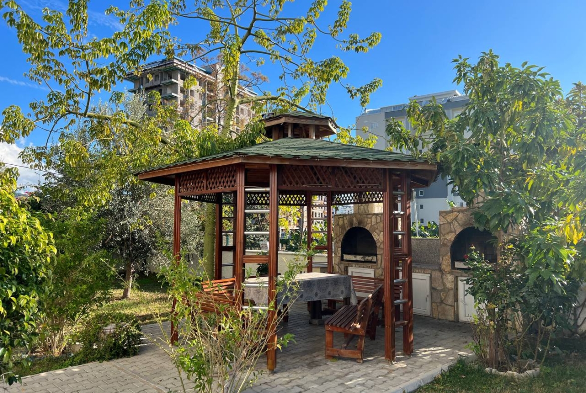 квартира 1+1 с панорамным видом в районе Махмутлар