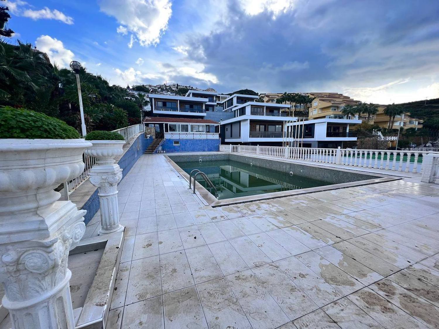 вилла 3+1 с личным бассейном в Аланье