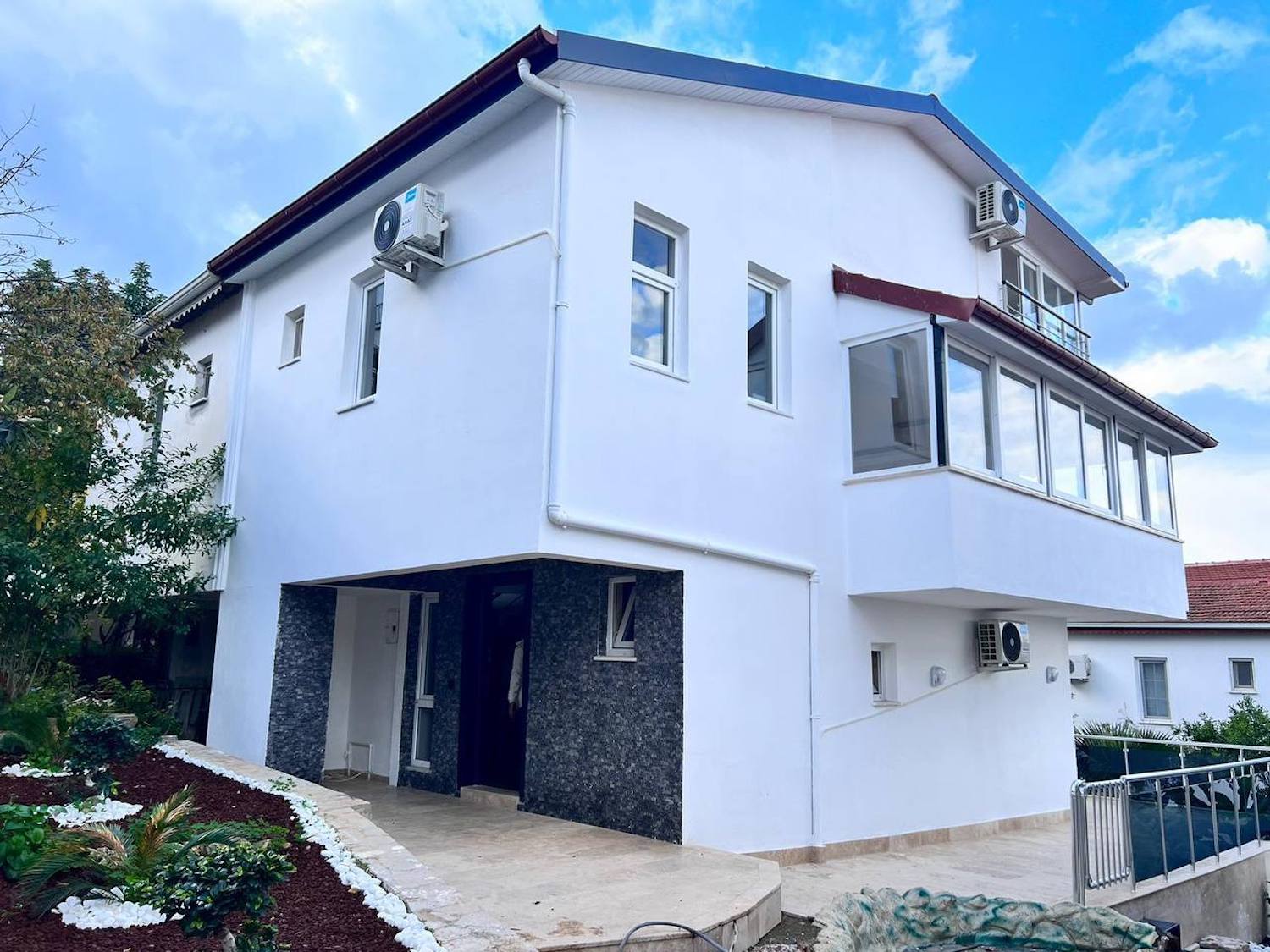 вилла 3+1 с личным бассейном в Аланье