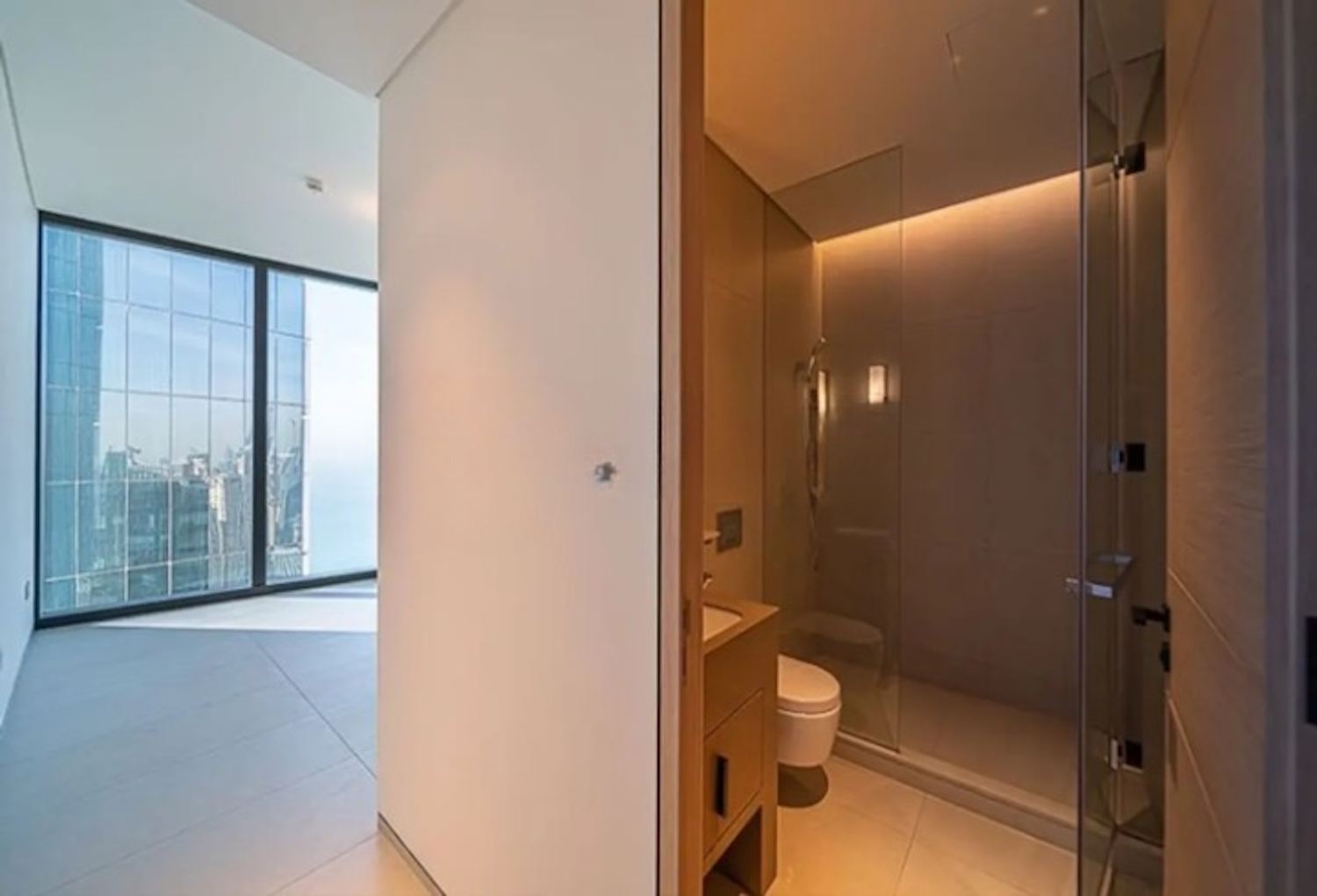 купить апартаменты на первой береговой линии в Дубае 