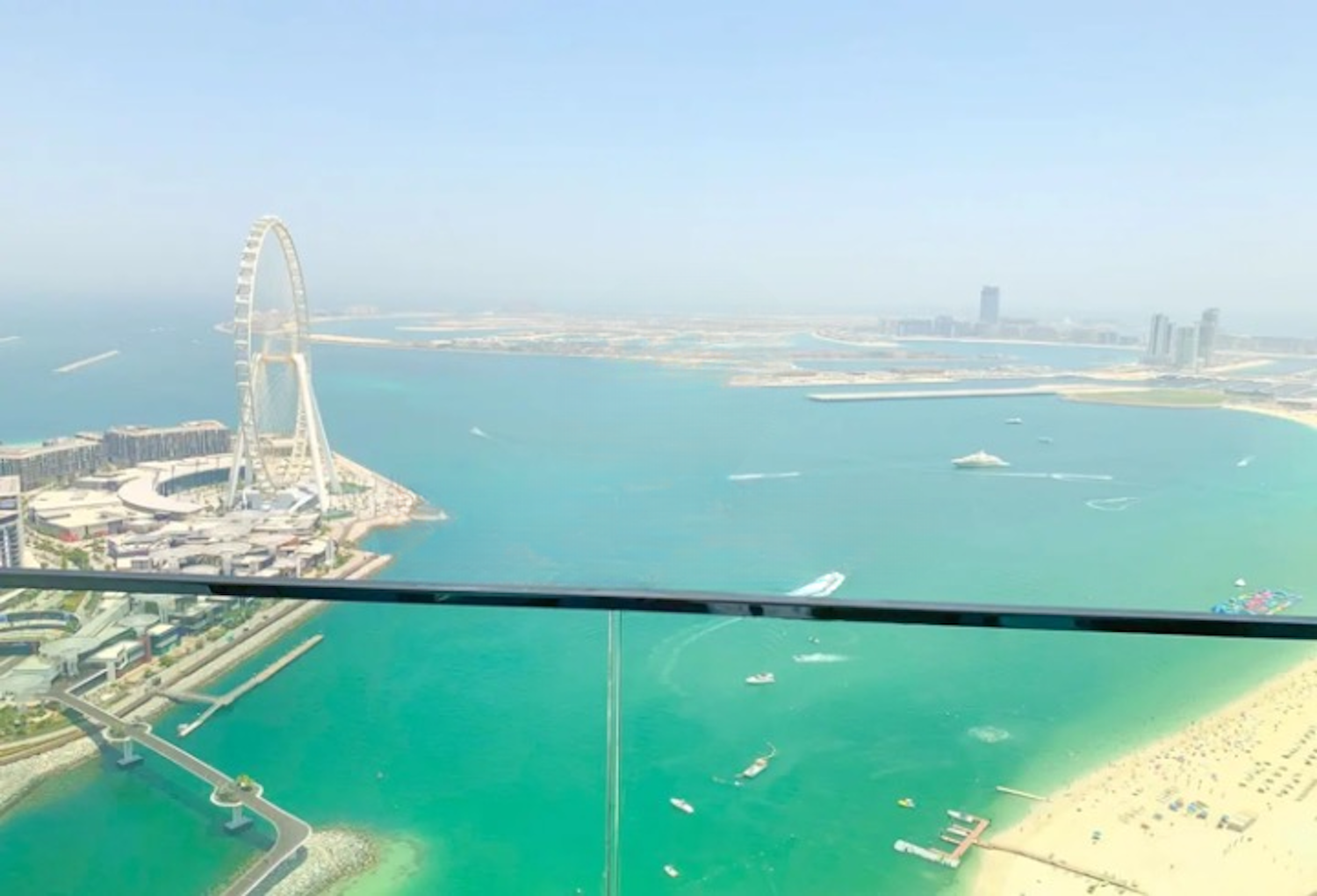 купить апартаменты на первой береговой линии в Дубае 