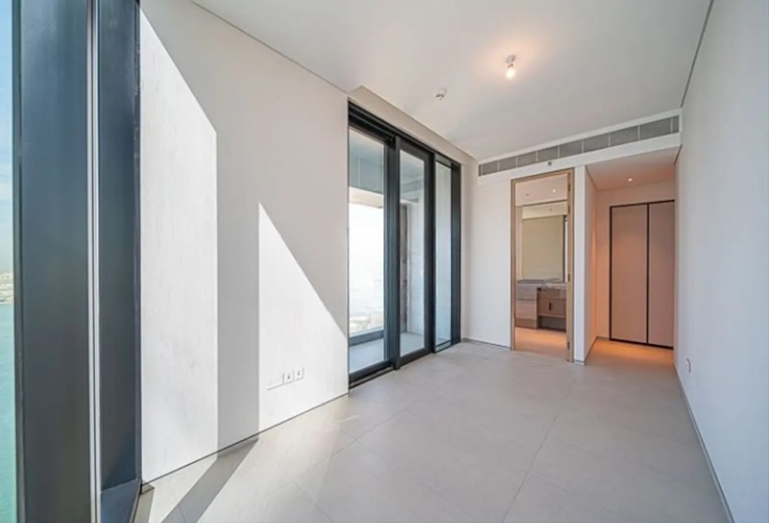 купить апартаменты на первой береговой линии в Дубае 