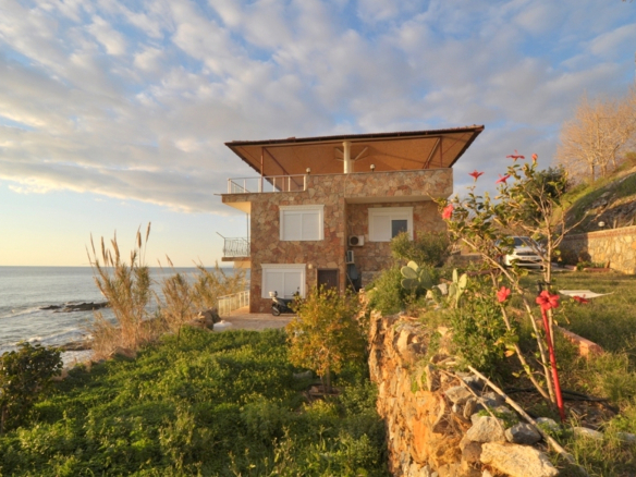 Купить виллу у моря в Алании район Газипаша