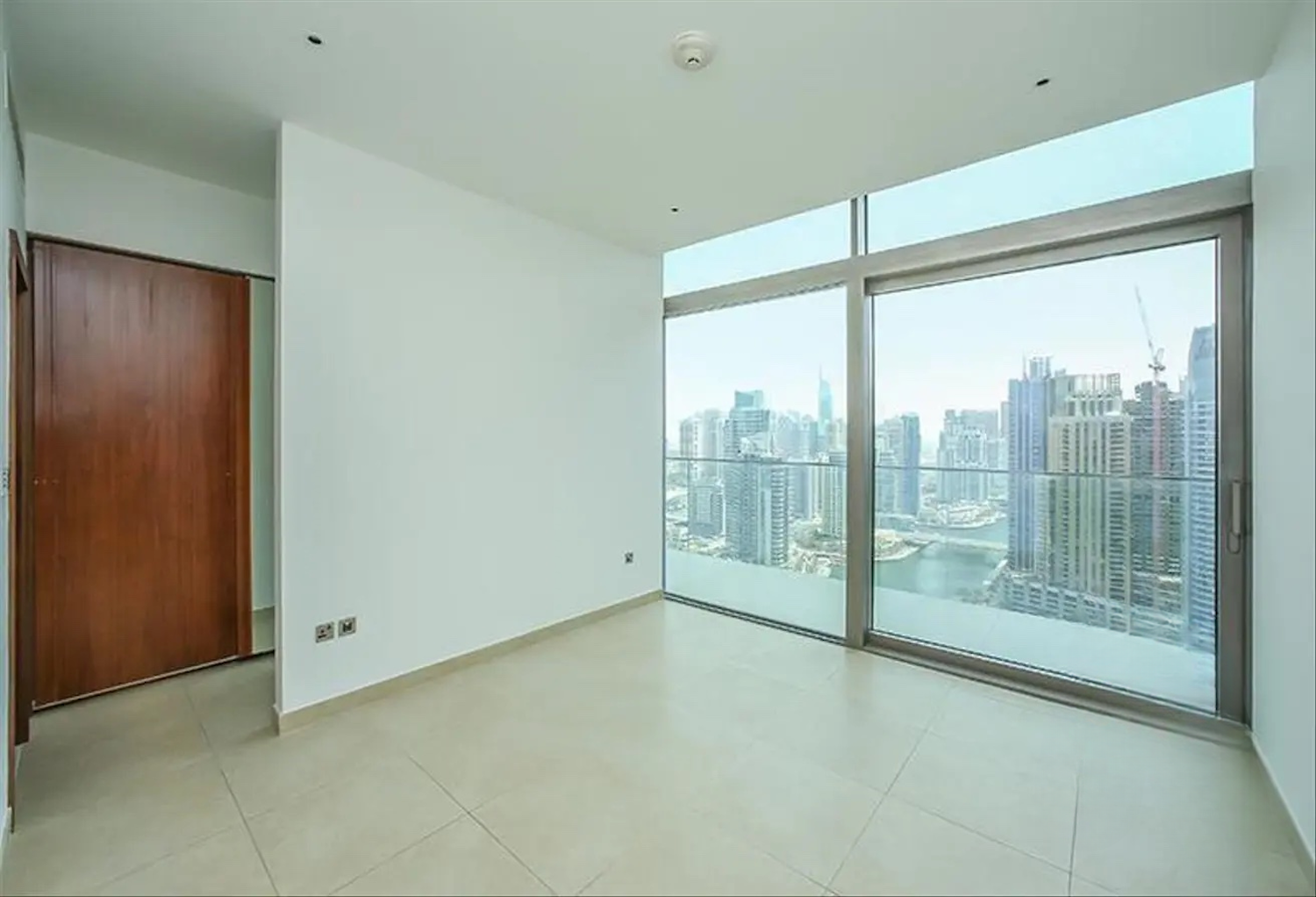 купить апартаменты 3 + maid в сданном комплексе в Дубае Dubai Marina