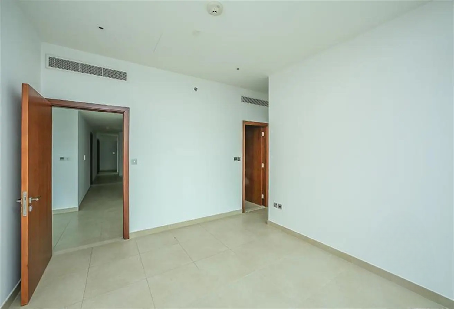 купить апартаменты 3 + maid в сданном комплексе в Дубае Dubai Marina