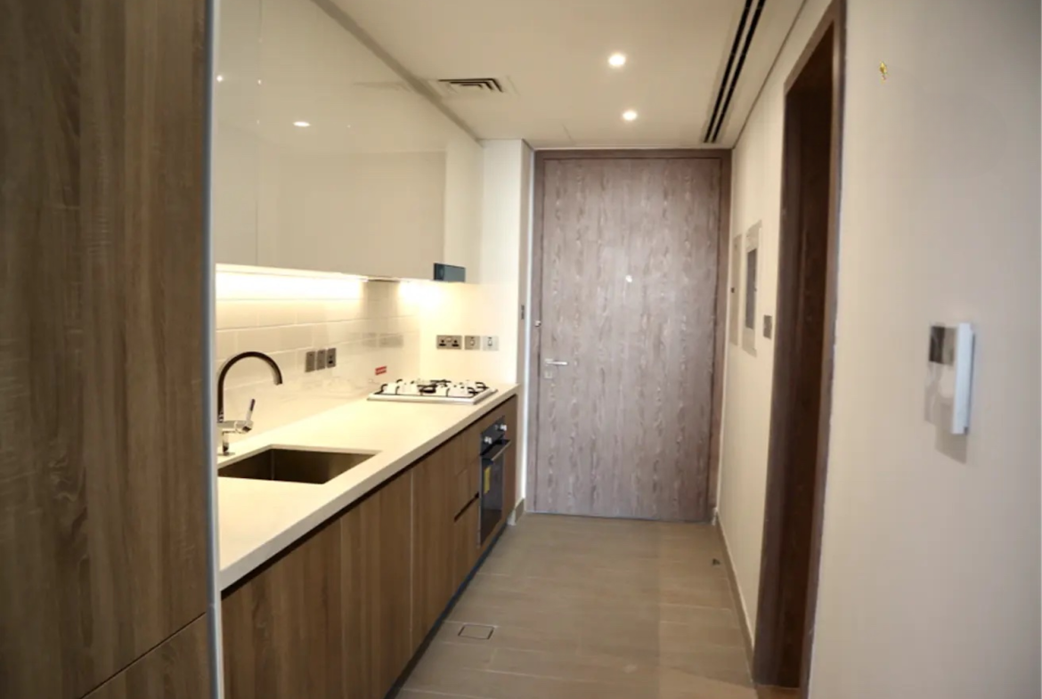 купить studio студию в Дубае с видом на Марину