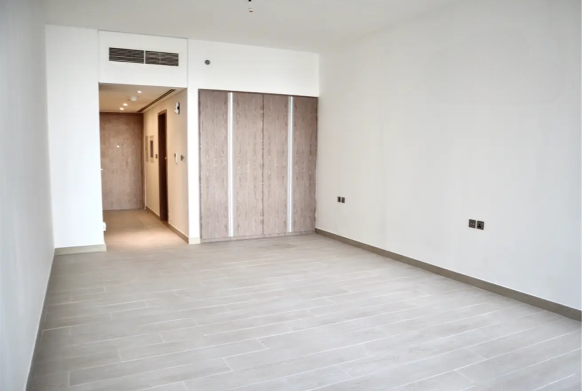 купить studio студию в Дубае с видом на Марину