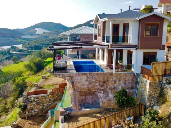 Вилла с ремонтом в Алании