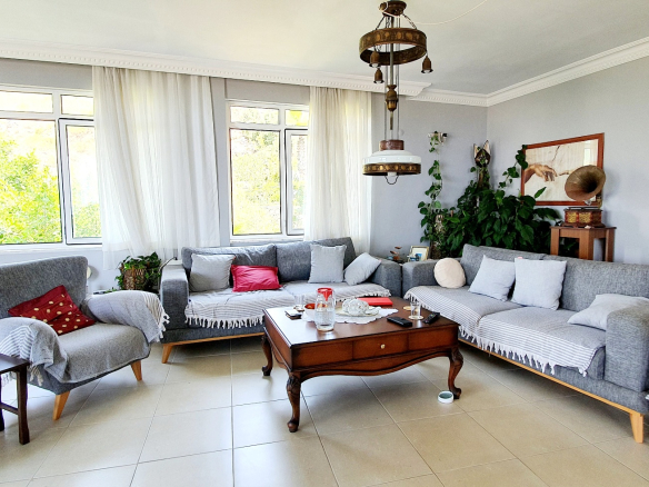 Вилла с ремонтом в районе Демирташ