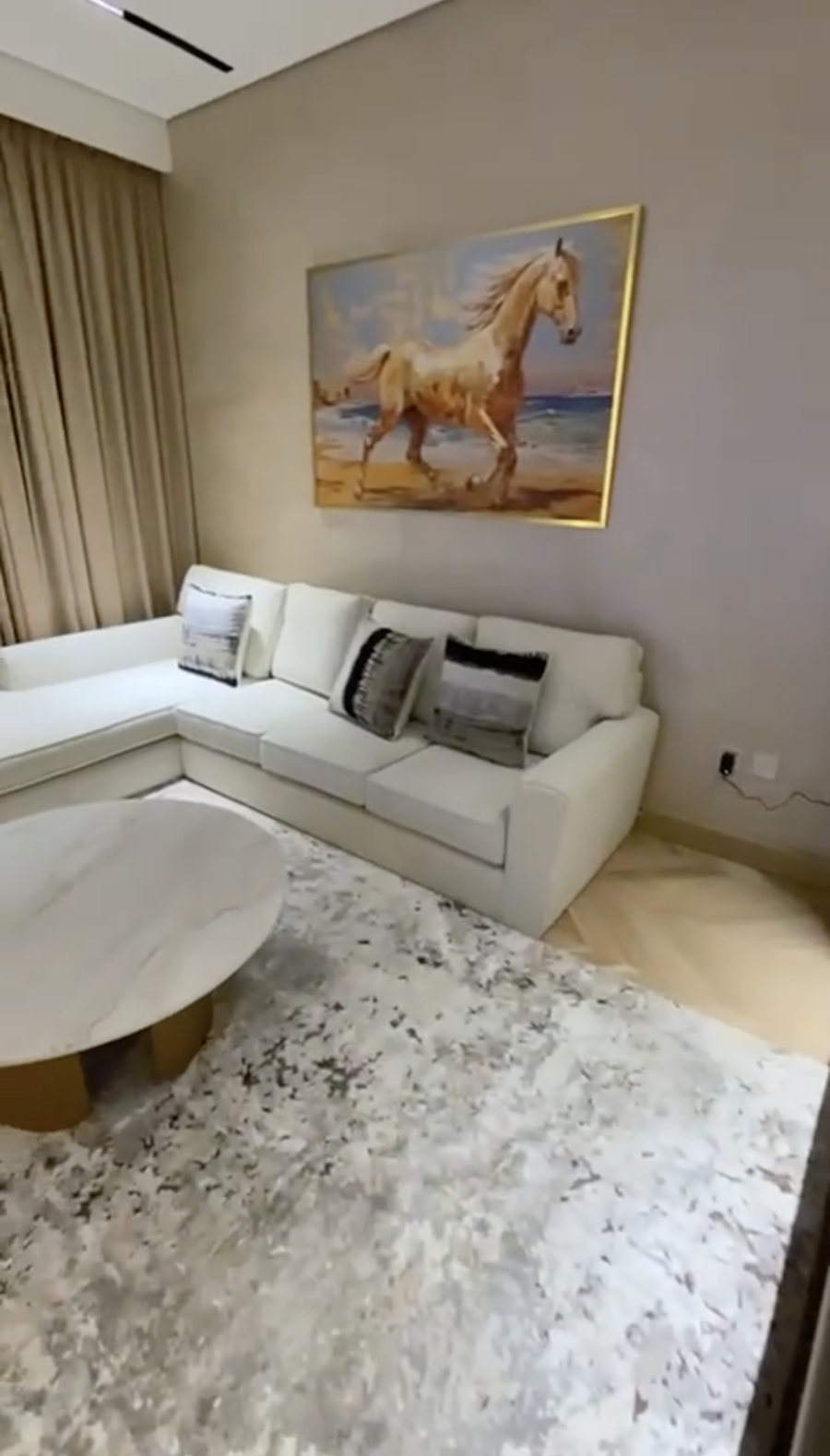 аренда апартаментов с мебелью и техникой в Дубае с видом на море