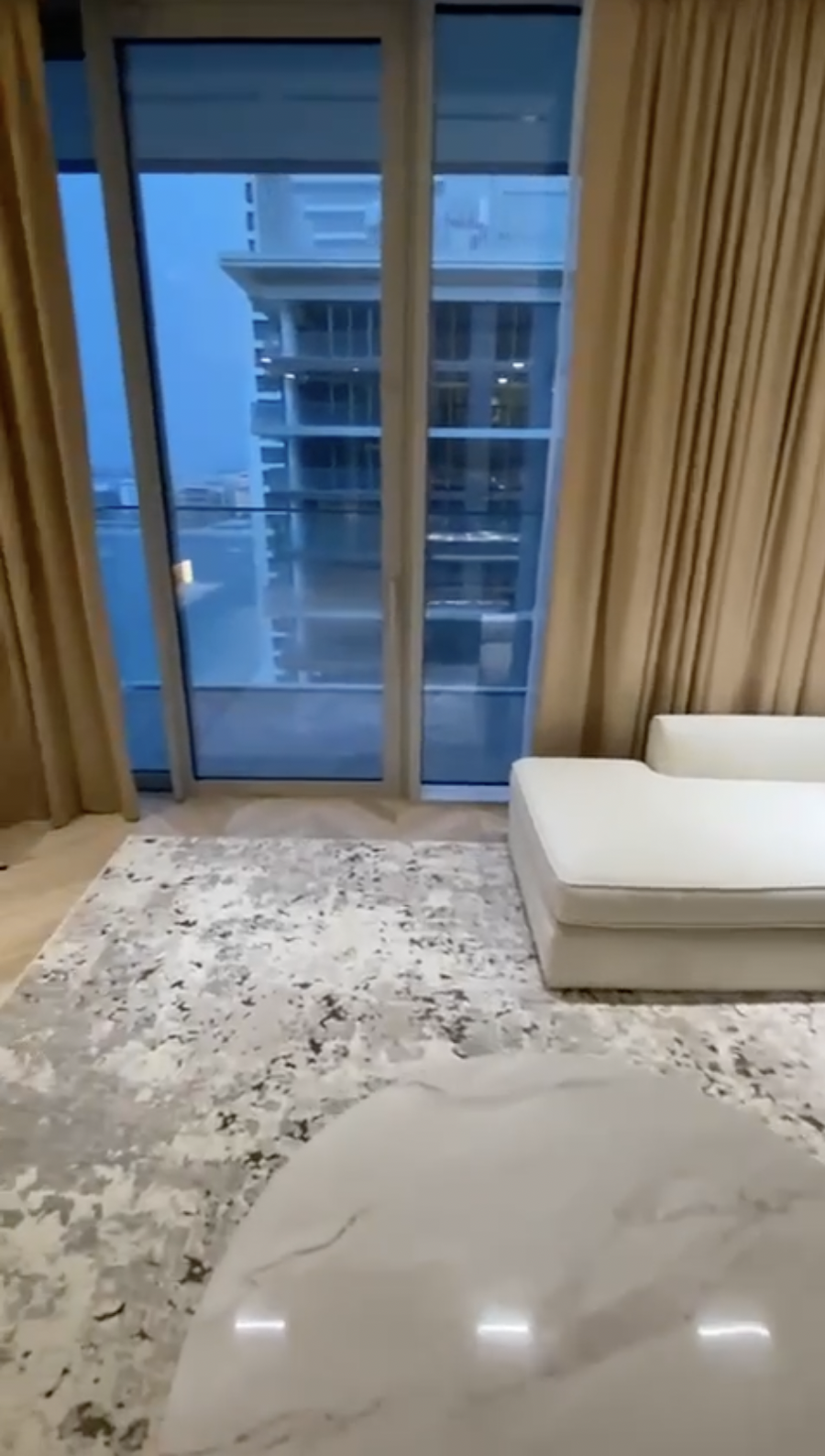 аренда апартаментов с мебелью и техникой в Дубае с видом на море