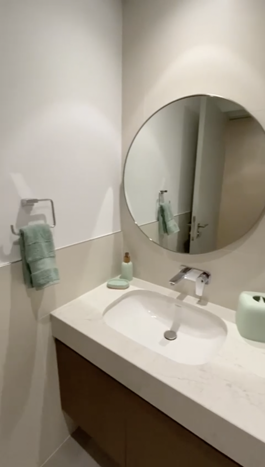 аренда апартаментов с мебелью и техникой в Дубае с видом на море