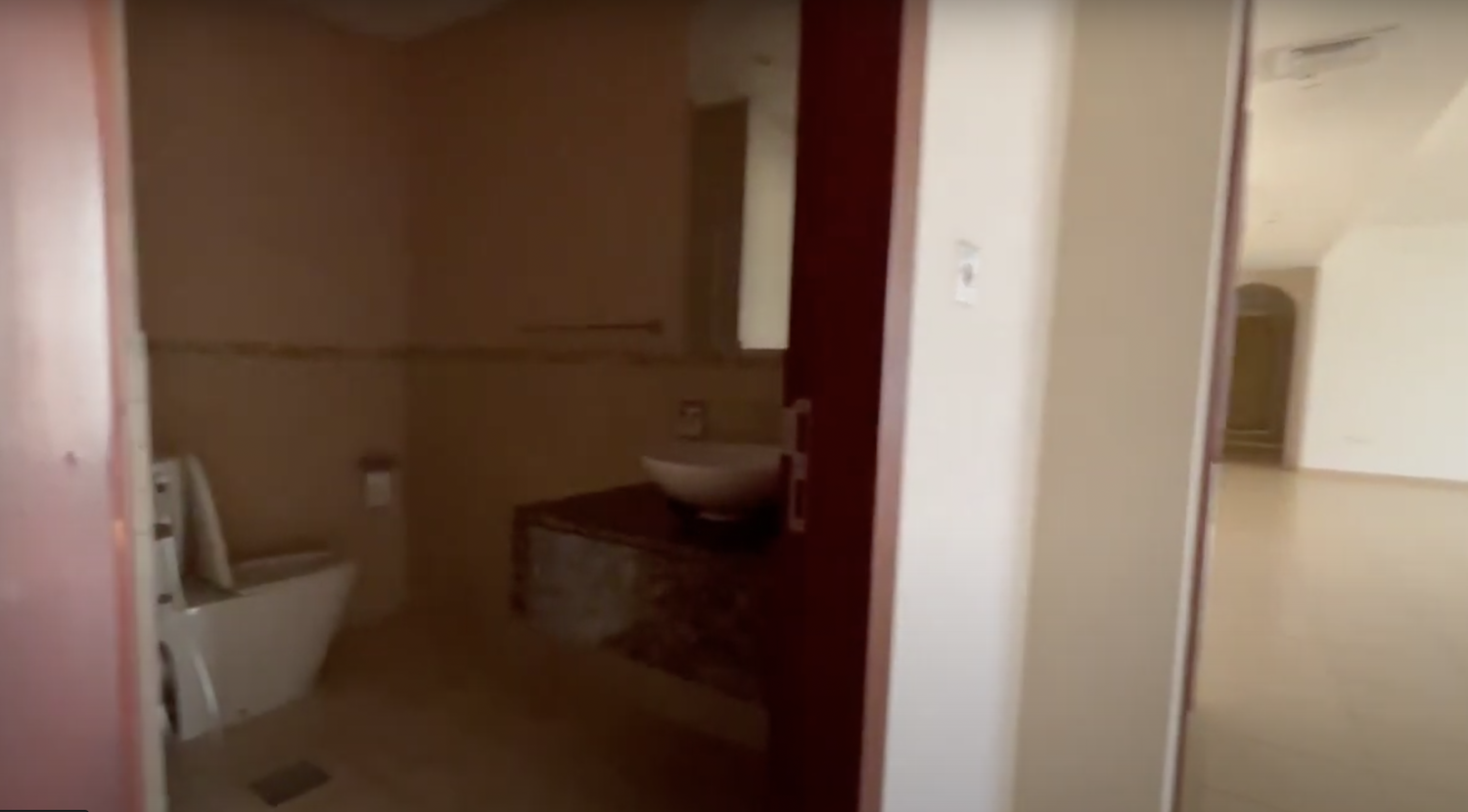 купить апартаменты в сданном комплексе в Дубае без мебели