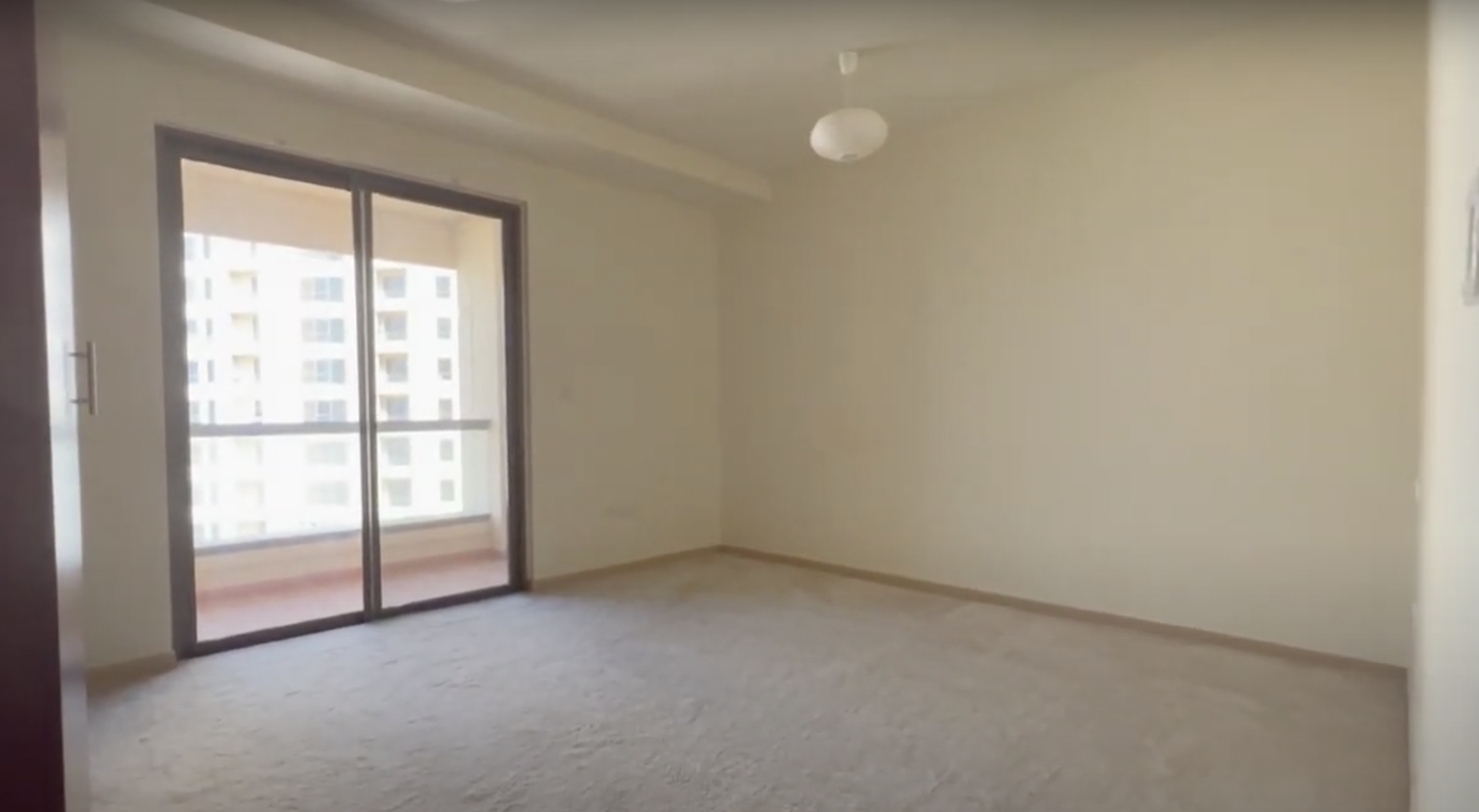 купить апартаменты в сданном комплексе в Дубае без мебели