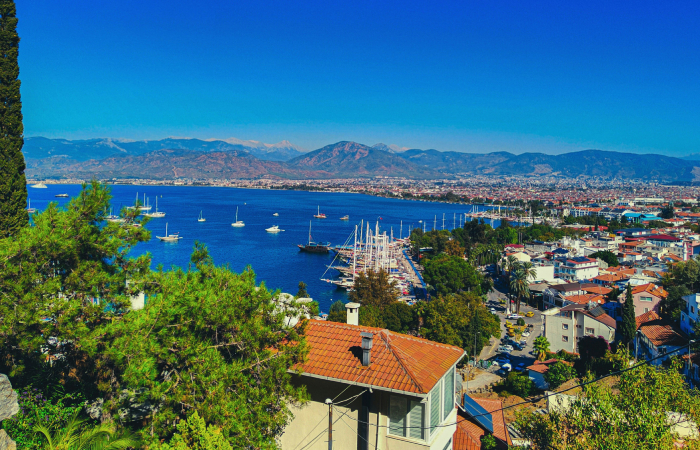 Город Фетхие на побережье Эгейского моря