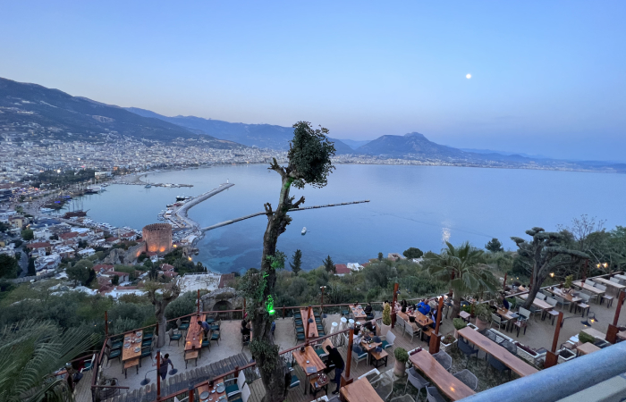 Панорамный вид с замка в Алании