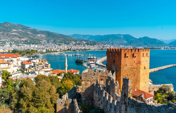 Красная башня в Аланьи