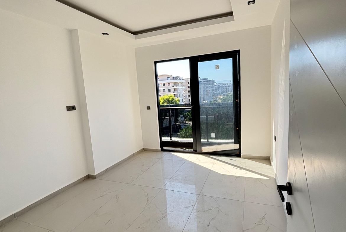продажа квартиры 1+1 возле моря, Аланья