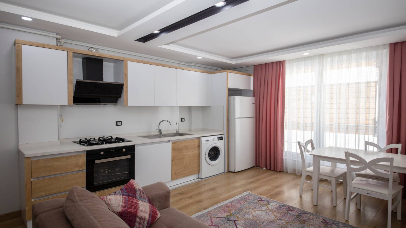 квартира 1+1 в комплексе у моря, Анталья