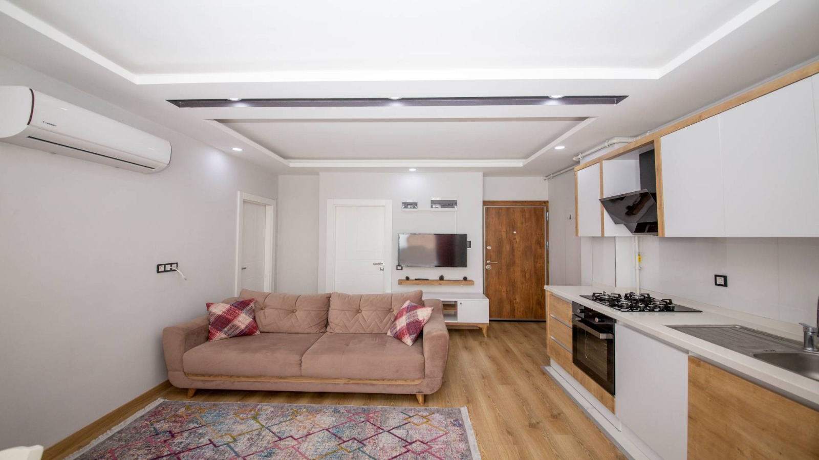 квартира 1+1 в комплексе у моря, Анталья