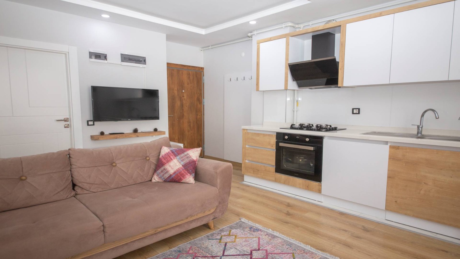 квартира 1+1 в комплексе у моря, Анталья