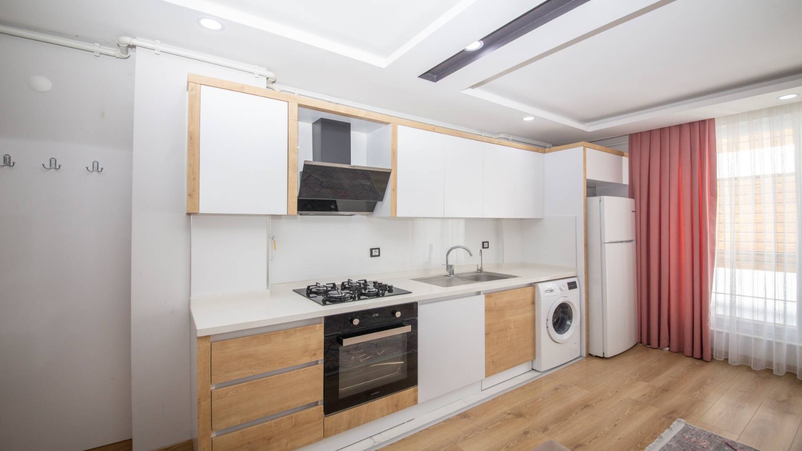 квартира 1+1 в комплексе у моря, Анталья