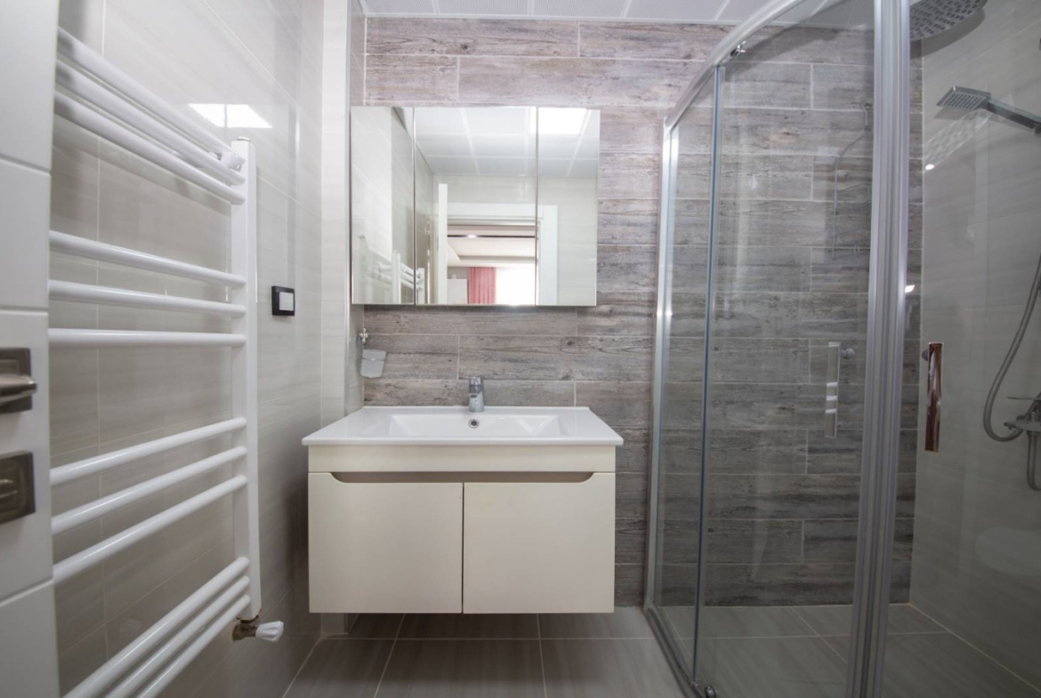 квартира 1+1 в комплексе у моря, Анталья