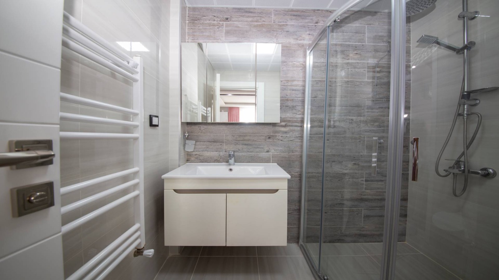 квартира 1+1 в комплексе у моря, Анталья