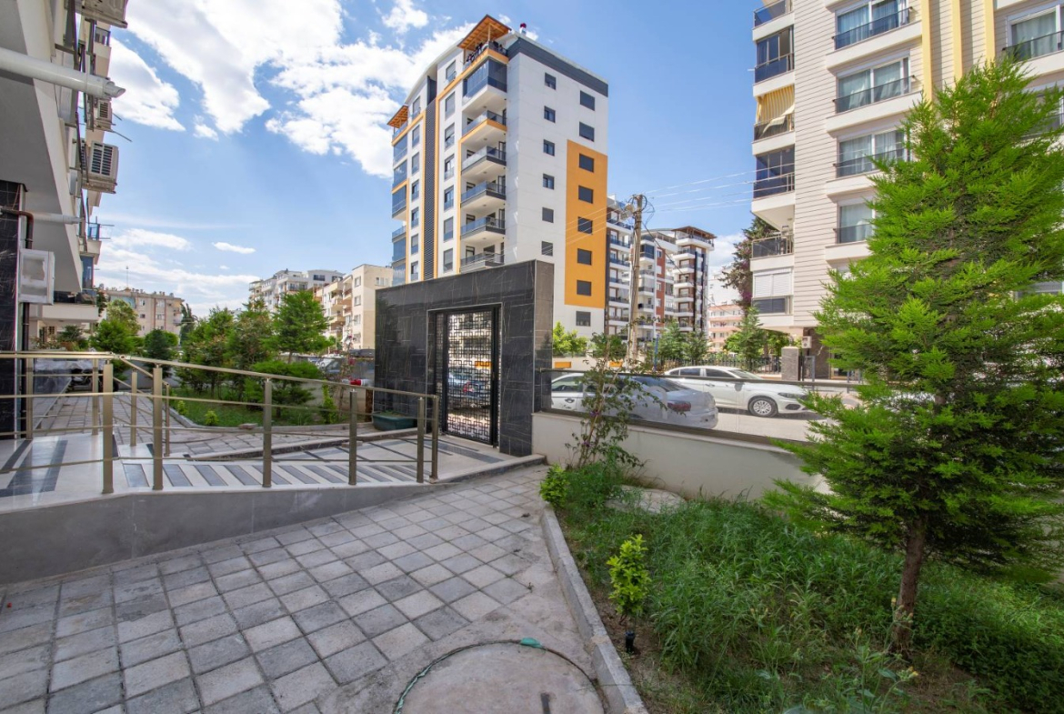 квартира 1+1 в комплексе у моря, Анталья